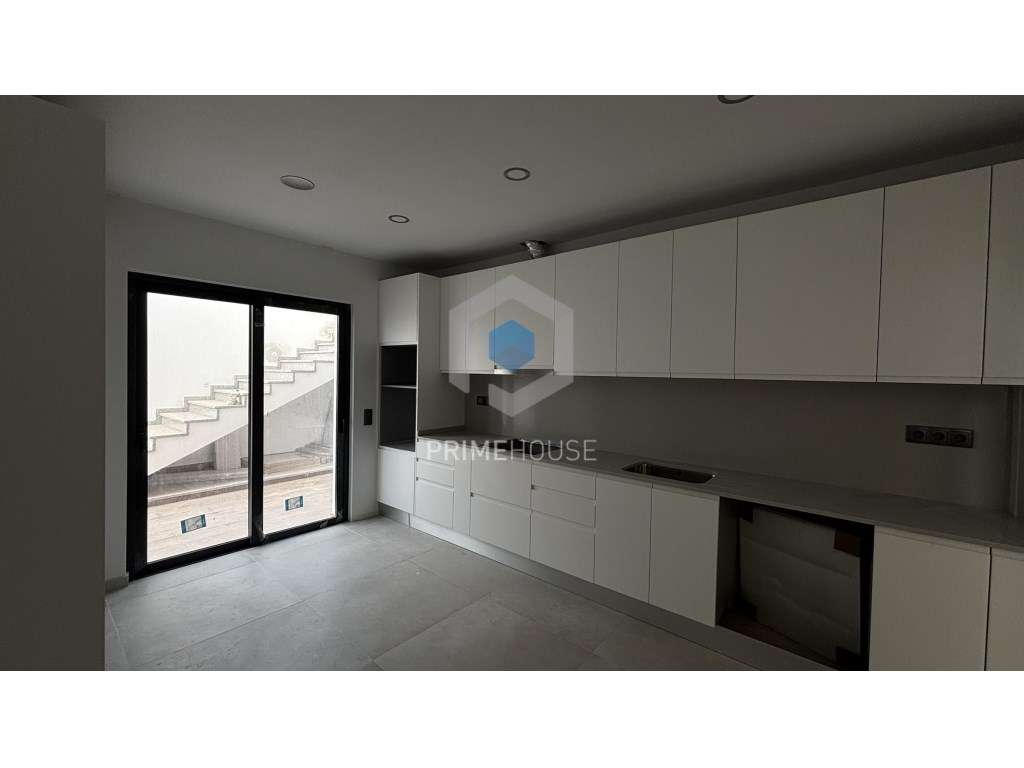 Moradia Moderna em Fase Final de Construção - Grande imagem: 4/40