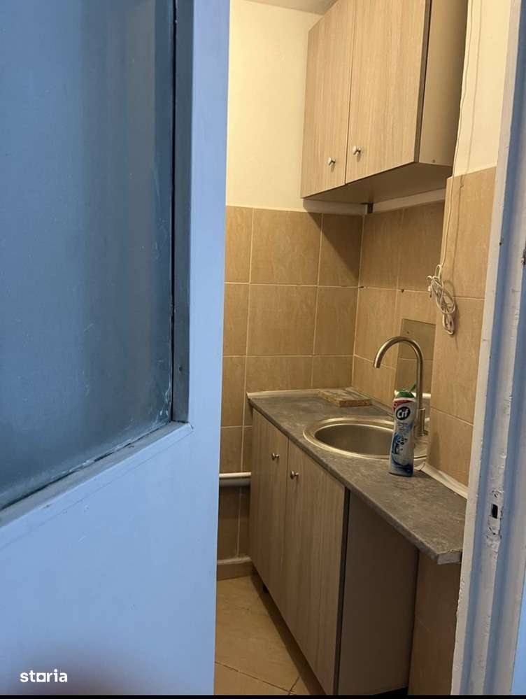 Garaoniera strada titan postavarului - Imagine principală: 3/3