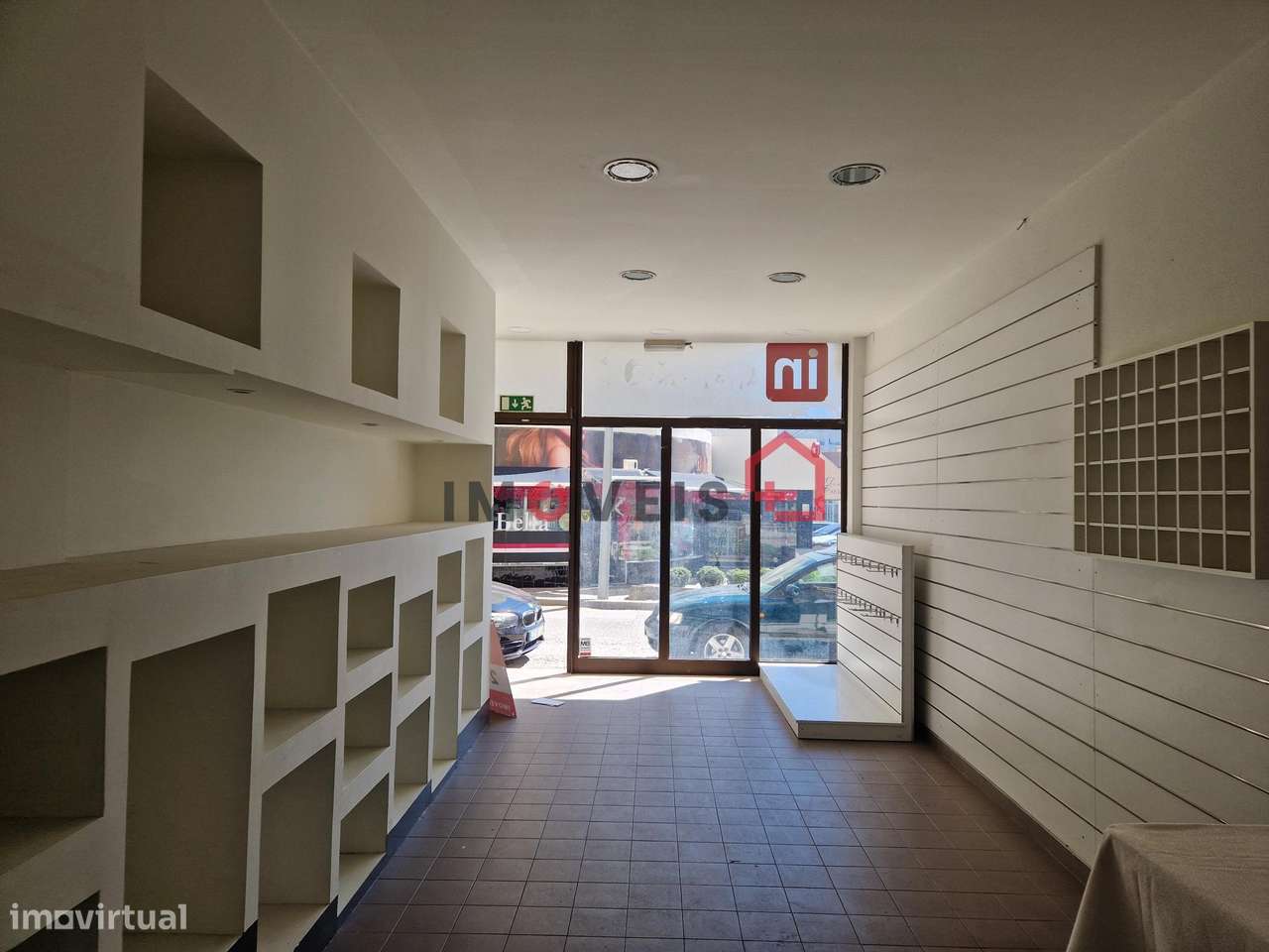 Loja no centro de Fátima-3