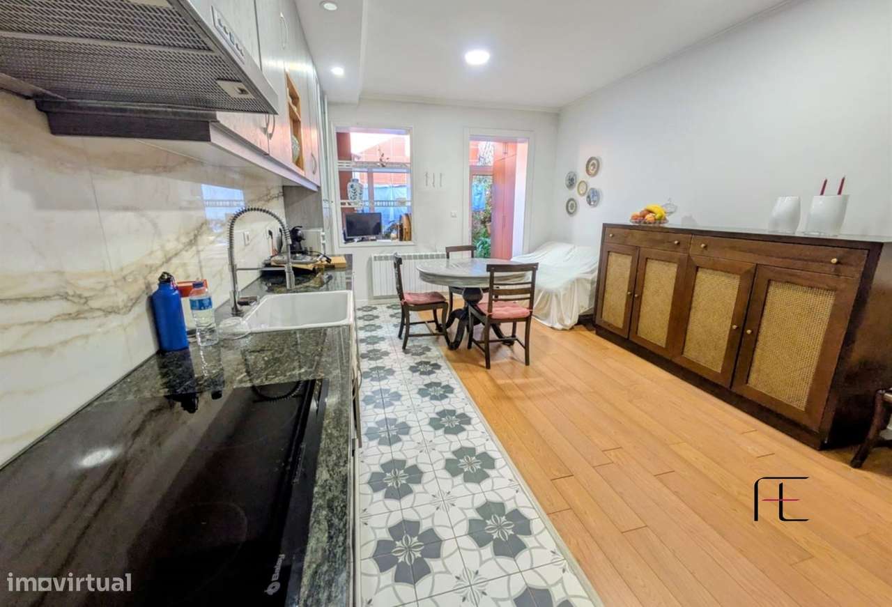 Moradia em Banda T2+1 Triplex Venda em Glória e Vera Cruz,Aveiro - Grande imagem: 4/33