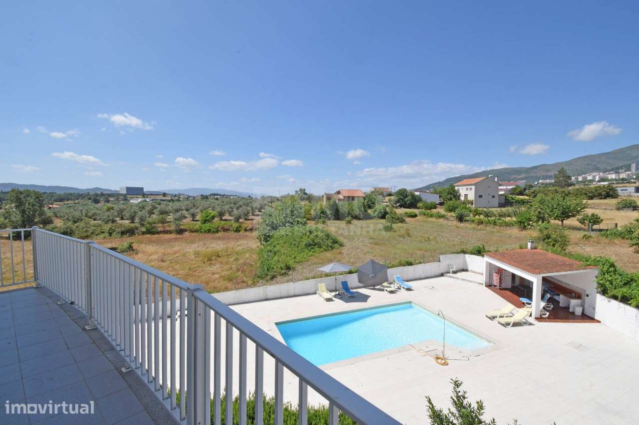 T4 c/ Piscina, Garagem e Sótão | Quinta do Covelo | Covilhã-38