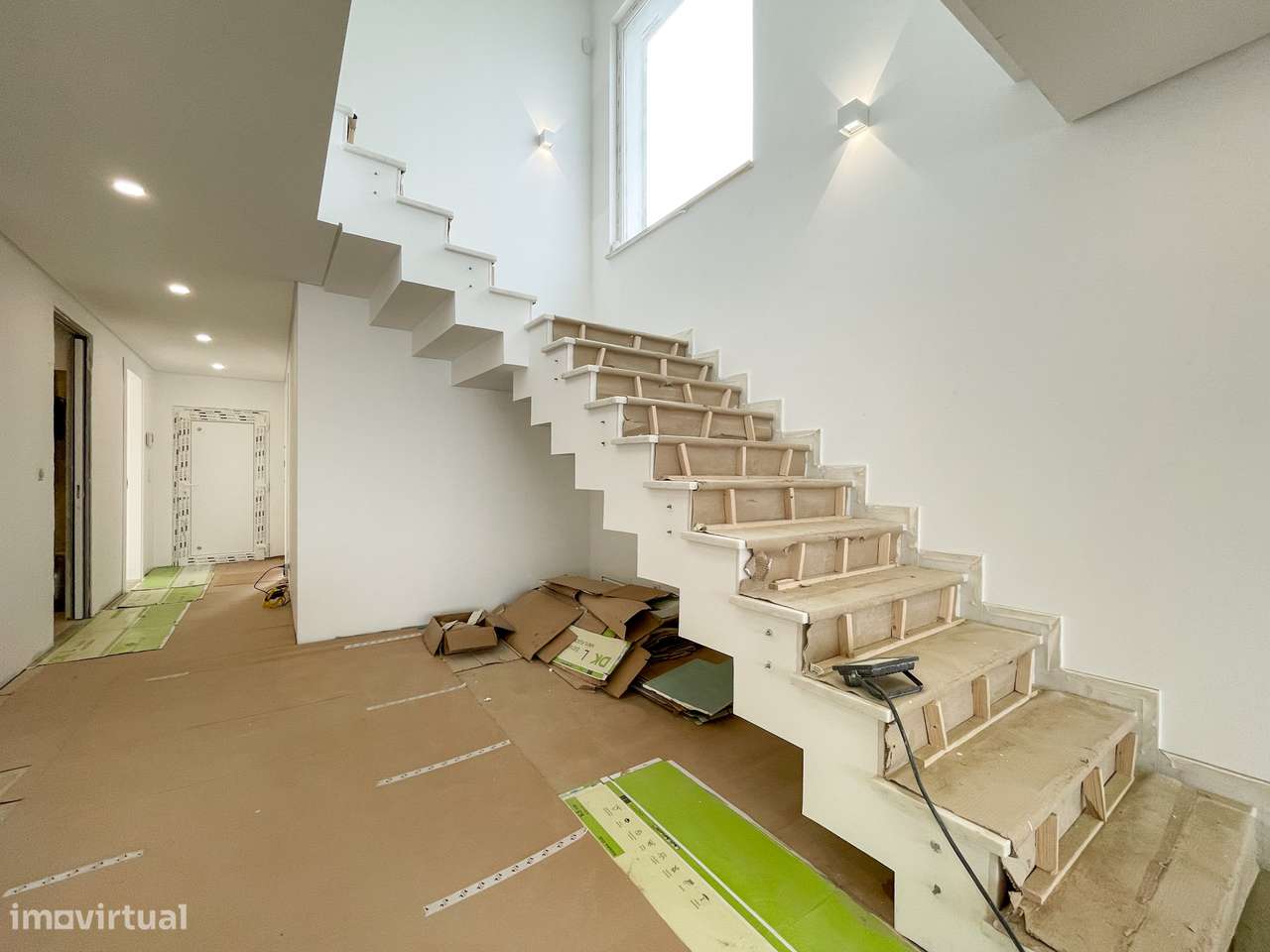 Moradia T4 com Piscina - Santa Iria de Azoia (Bairro da Salvação)-25