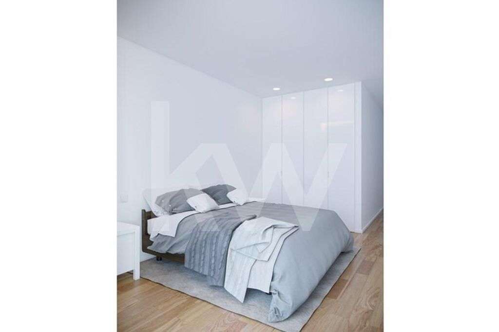 Excelente apartamento, de tipologia T3, com lugar de garagem duplo e a - Grande imagem: 3/9