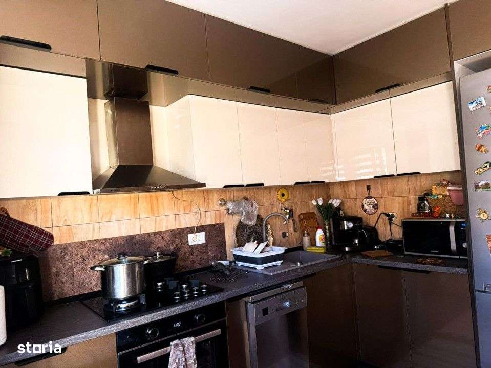 DE VANZARE | CASA 4 CAMERE | BRATIANU - Imagine principală: 4/14