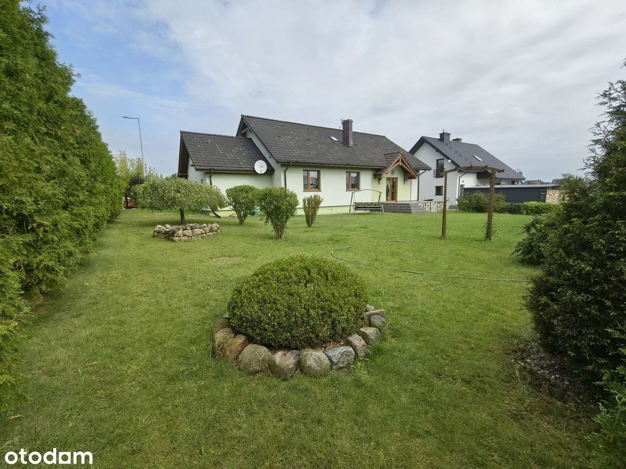Dom wolnostojący 93 m² + garaż | 4 pokoje | działka 1200 m²