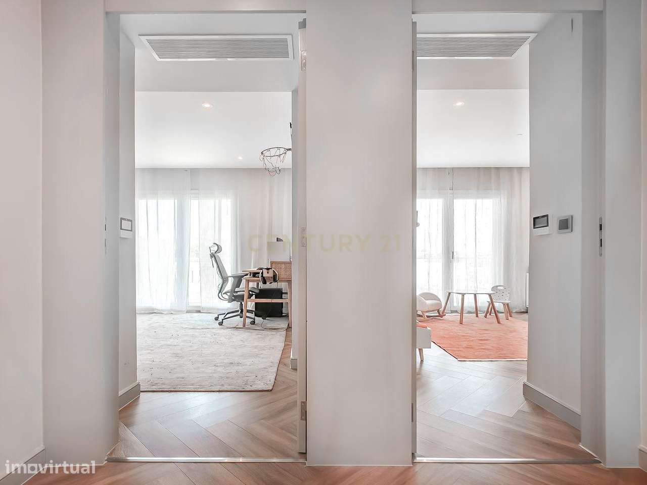 Moradia T4 em Condomínio Privado | Piscina | 6WC | Jardim | Terraço |-33