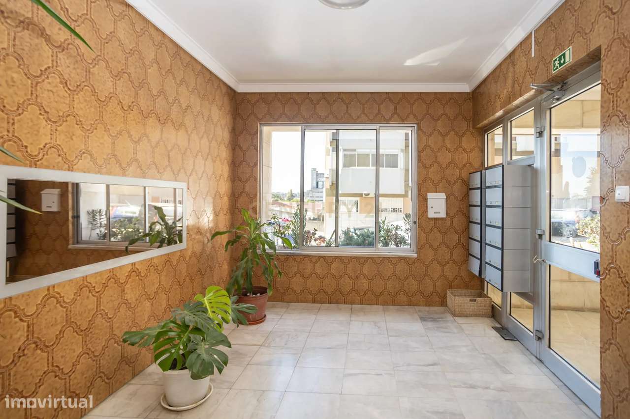 Apartamento T3 em Almada com Excelente Localização-6