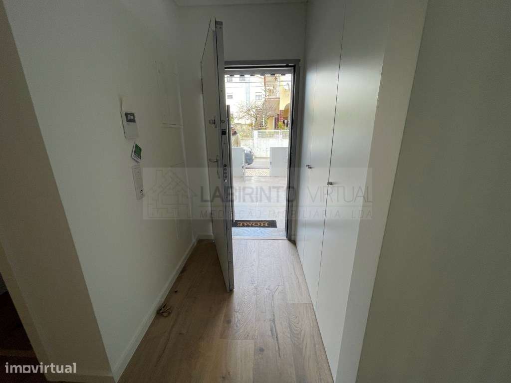 Vende-se Moradias T4 em Condomínio privado, no Fanqueiro - Loures-5
