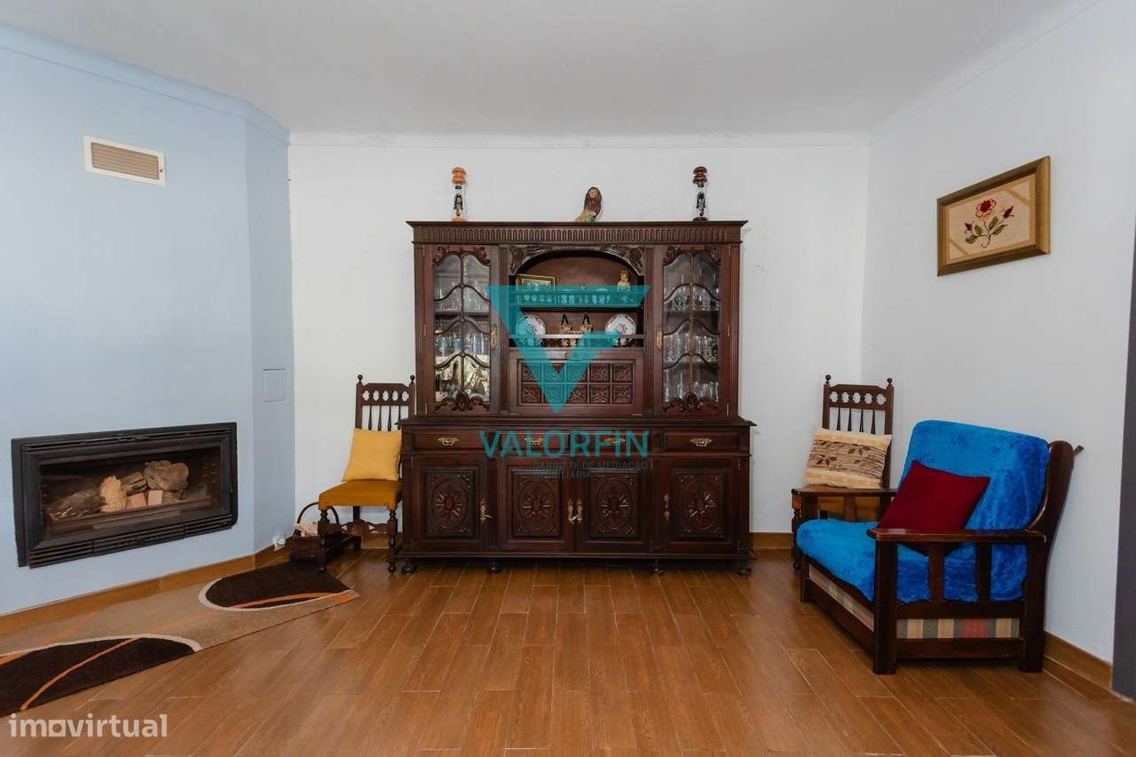 MORADIA T2 Térrea com Terreno e Logradouro | Porto de Mós-5