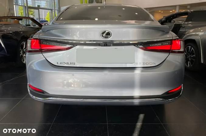 Lexus ES 300h Business Edition - 3