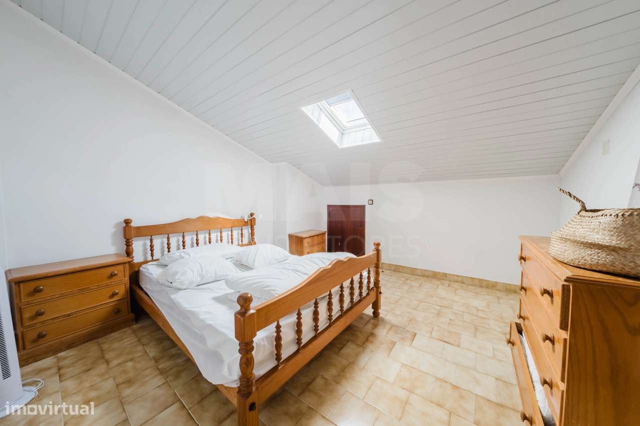 Apartamento T2 com Sótão e Varanda junto à Praia do Baleal-27