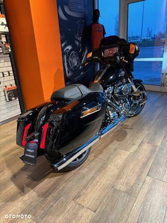 Harley-Davidson Touring Street Glide - 4