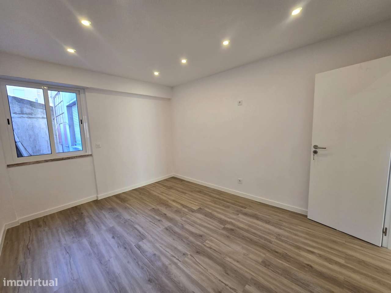 Apartamento Totalmente Remodelado T2 - Amadora-13
