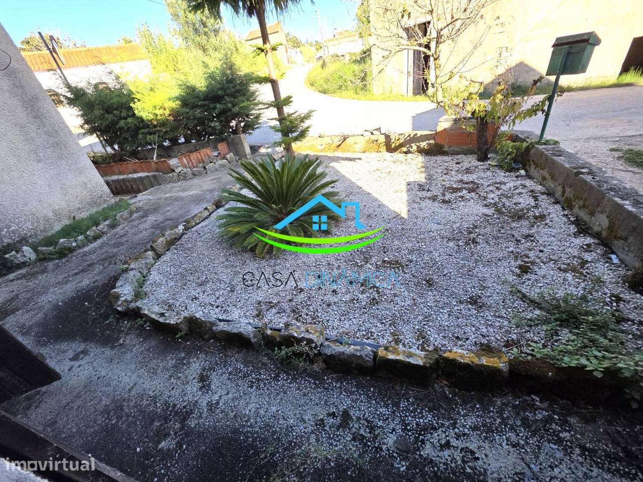 Moradia T3 em Azenha com terreno de 2000m2-34