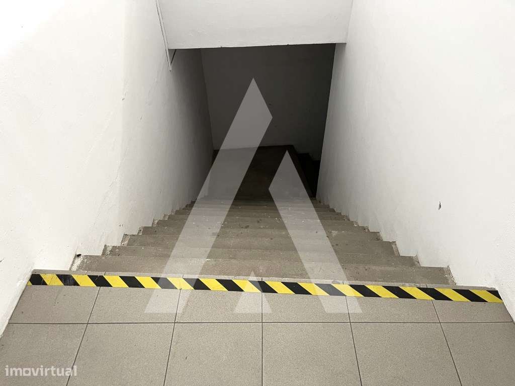 Edifício composto por Lojas e Escritórios no centro Histórico de Év...-20