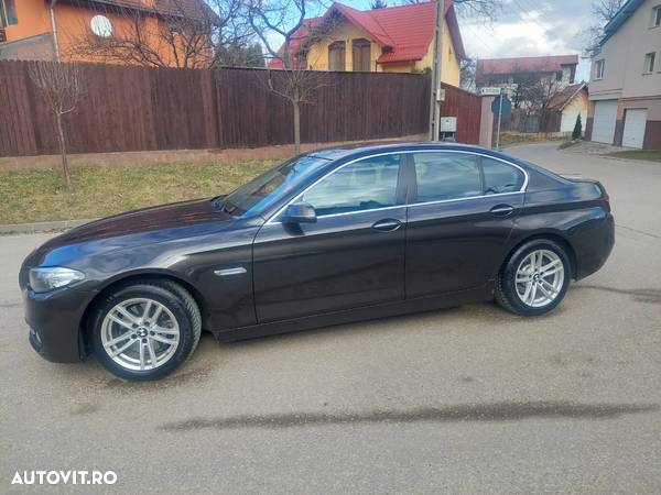 BMW Seria 5 520d xDrive AT - 13