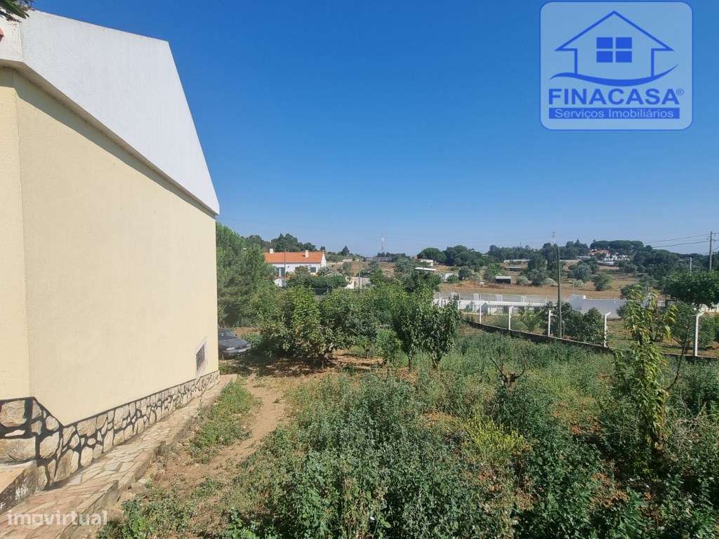 Moradia T4 isolada inserida em terreno com 5000m2 - Camarral (Palmela)-31
