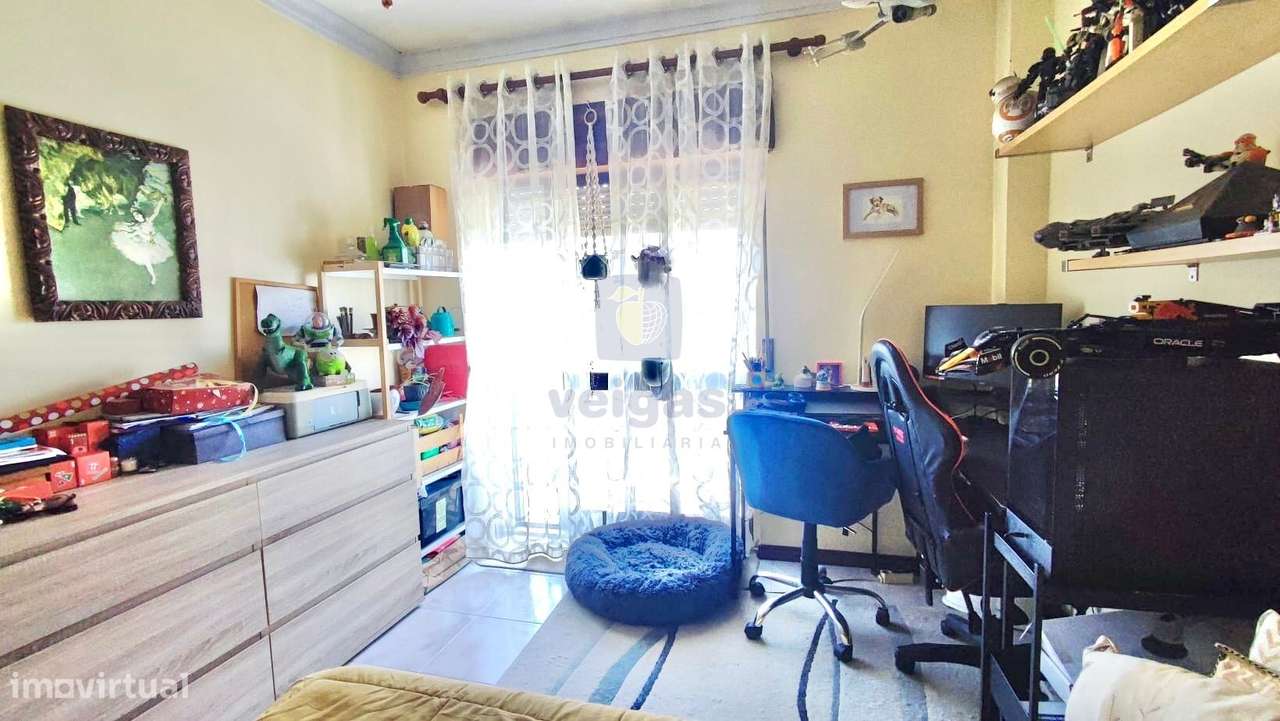 Apartamento T2 com Varanda , Arrecadação e vista Rio em Alverca-8