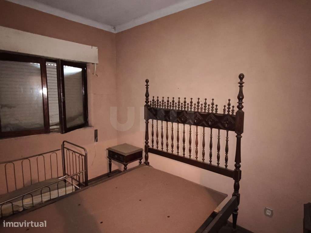 Oportunidade absolutamente imperdível - Moradia com parte renovada ...-22