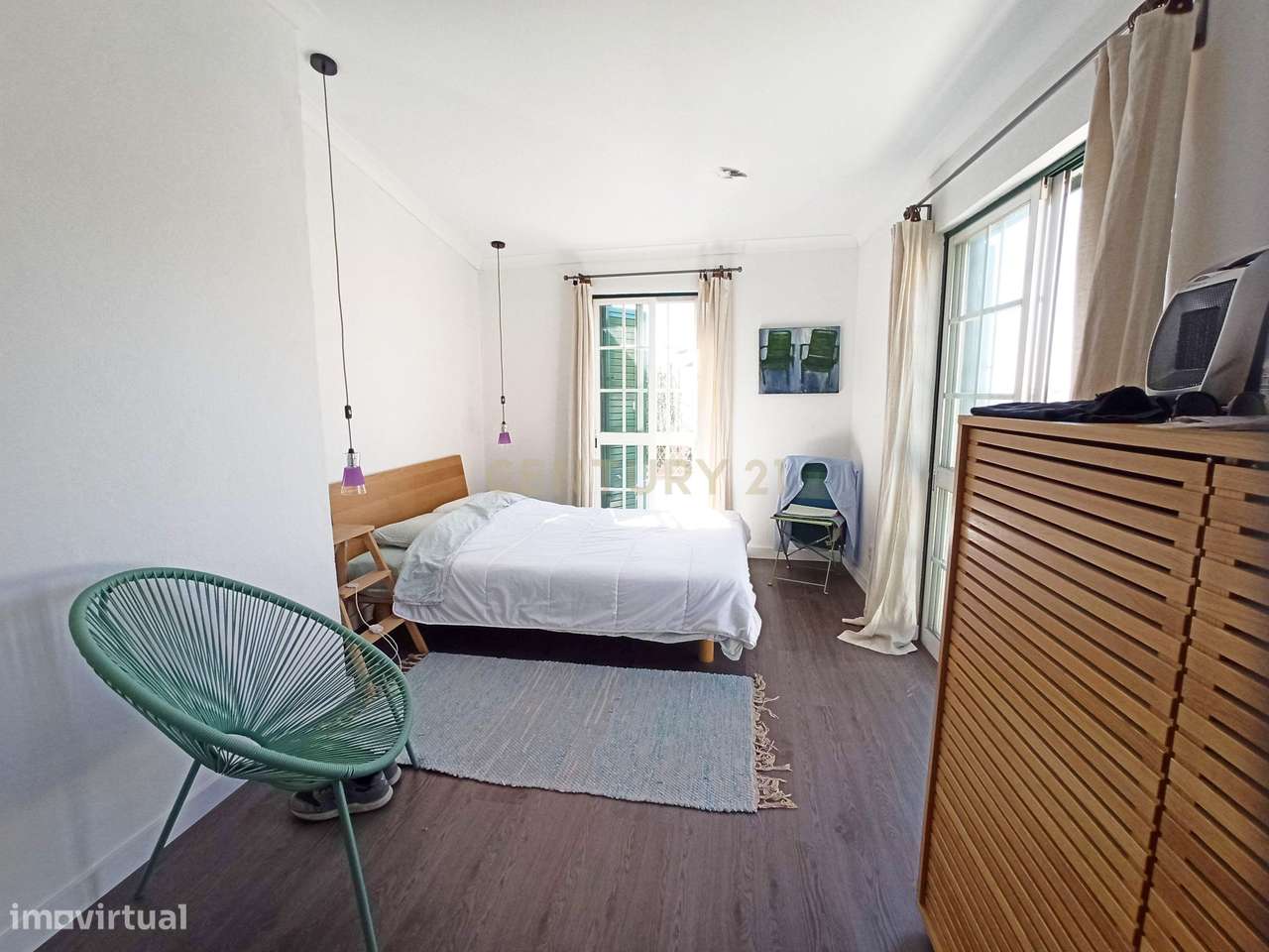 Apartamento com terraço e vista junto ao jardim do Torel-12
