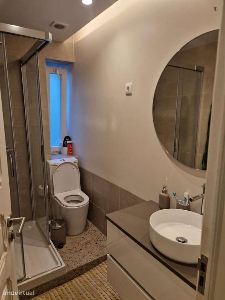 Quarto - localizado em Arroios Lisbon - Grande imagem: 2/12