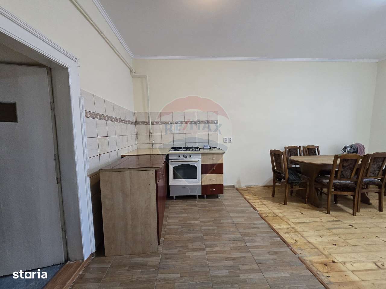 Casă cu 5 camere de vânzare în zona Central comision 0-14