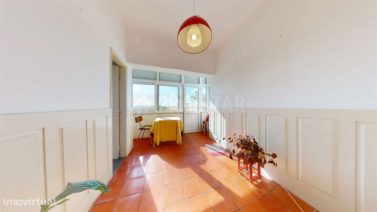 Apartamento T2 com Terraço e Anexo | Olivais-8