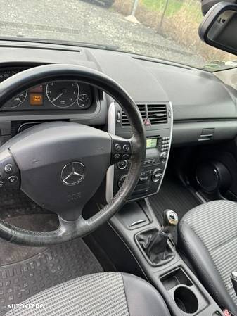 Mercedes-Benz A - 6