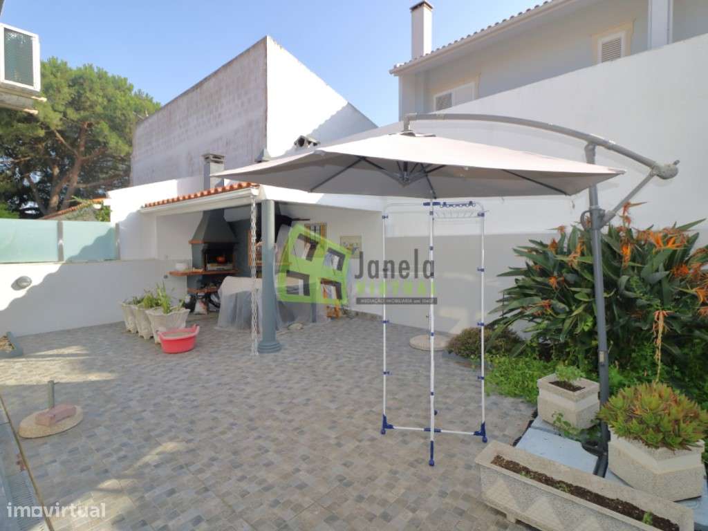 Moradia T3+1 com Quintal, Garagem em Vale de Milhaços-34