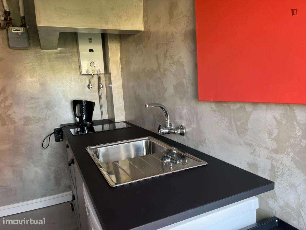 Quarto - localizado em Alcântara Lisbon - Grande imagem: 5/9