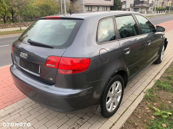 Audi A3 1.6 FSI Ambition - 7