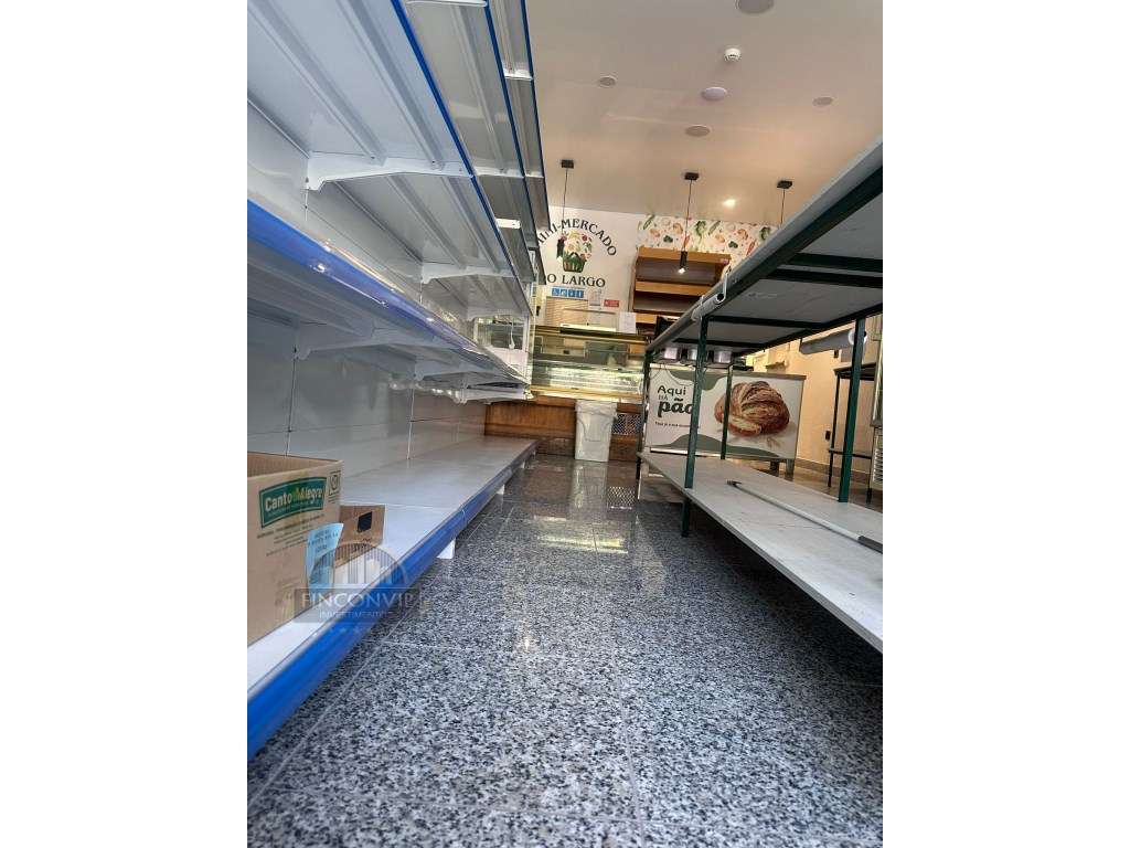 Espaço Comercial no Centro de Almada - Totalmente Equipado e Pronto...-20