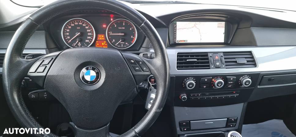 BMW Seria 5 520d Touring Special Edition - 18