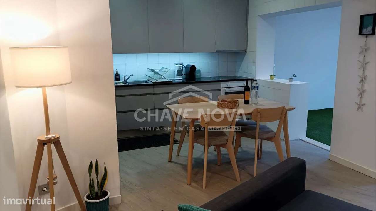 Apartamento T2 na Primeira Linha de Mar em Lavra totalmente Mobilado - Grande imagem: 5/22