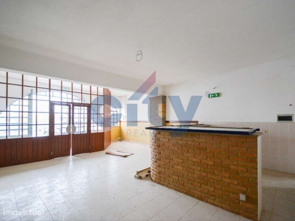 PRÉDIO EXCLUSIVO NO CENTRO DE MONTARGIL
