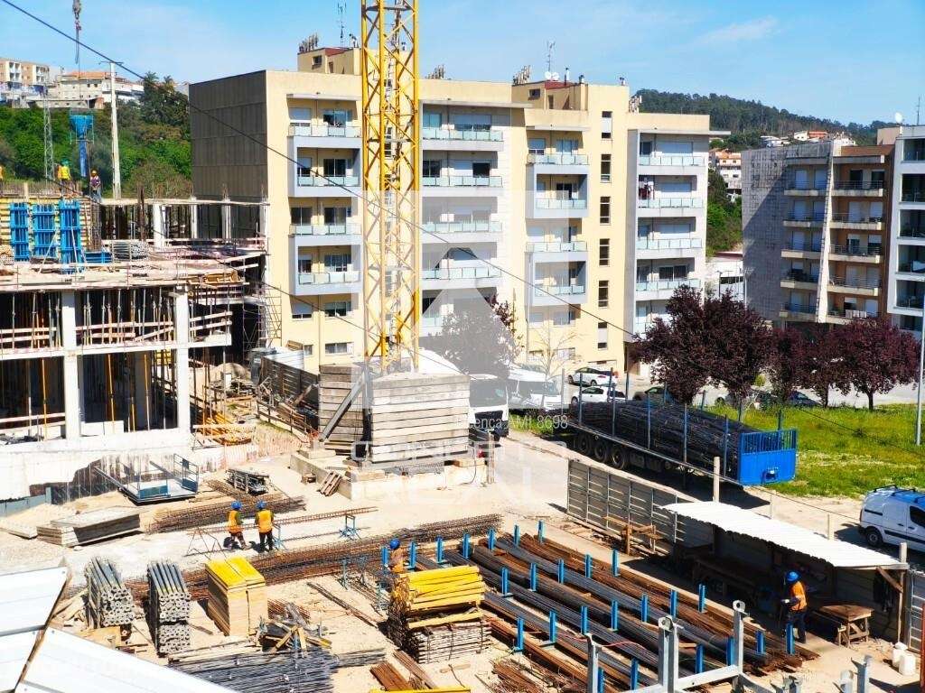 Apart. T3 c/ Box p/ 2 viat. Novo - Lordelo (Paredes)-13