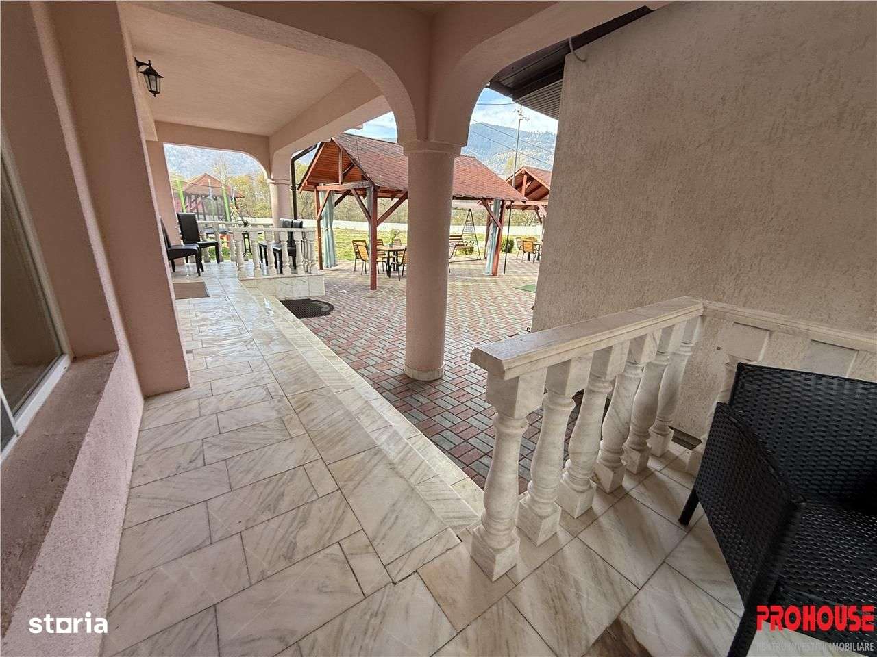 Ghimes- Faget- Pensiune de vanzare- afacere la cheie!-15