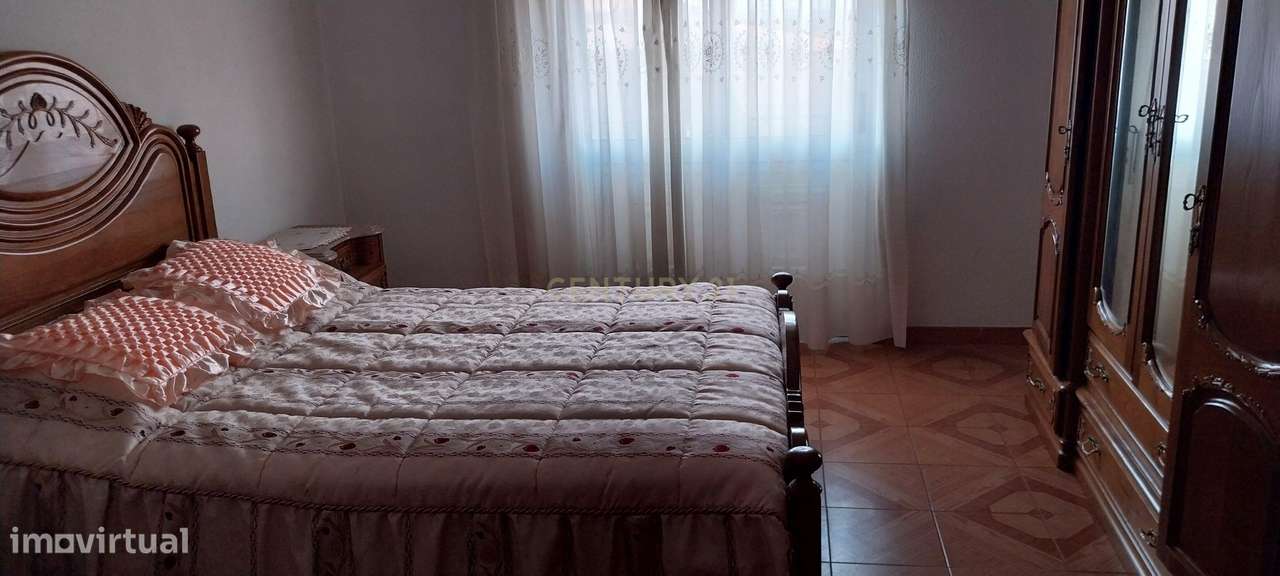 Moradia T2 com 2 espaços comerciais e garagem - Grande imagem: 4/18