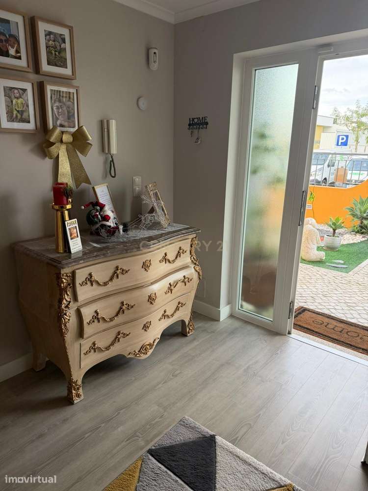 Moradia em Azeitão T4+2, Piscina, 3 suites em rua sem saída - Grande imagem: 4/5