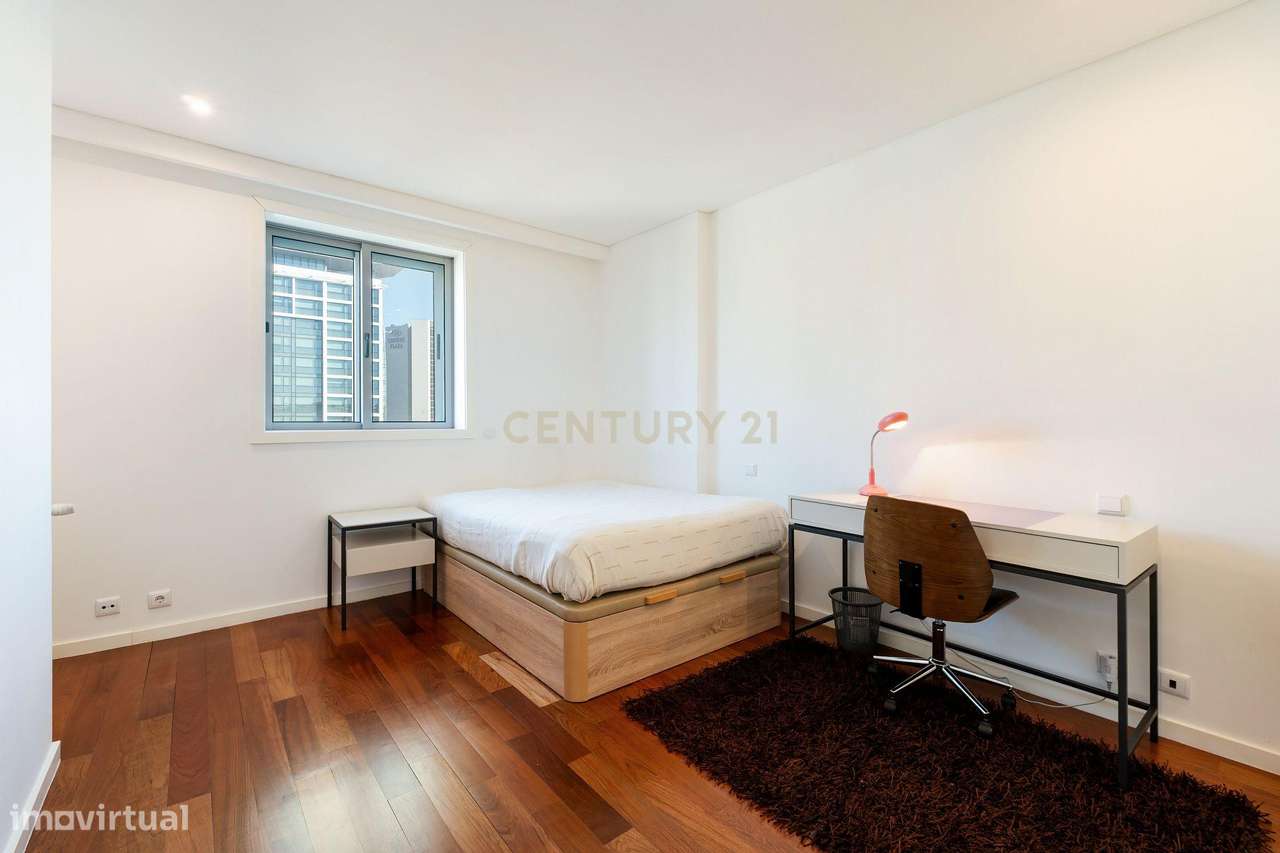 Fantástico Apartamento T3  | 212m² | Bessa | Boavista-17