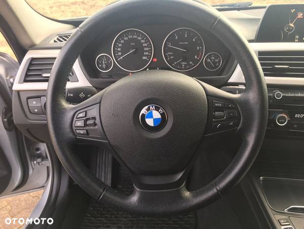 BMW Seria 3 318d Touring Advantage - 13