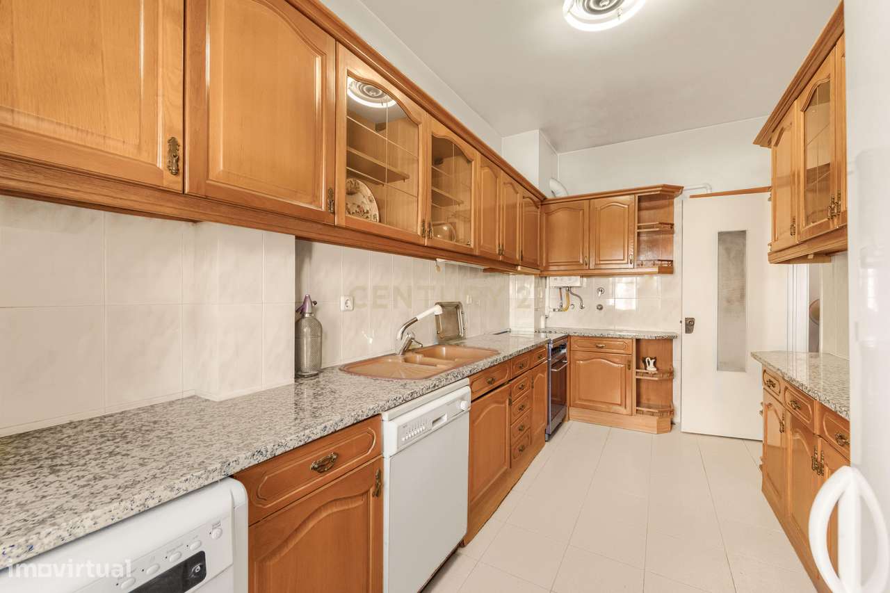 Apartamento T3 com varanda - Alvalade - Grande imagem: 5/25