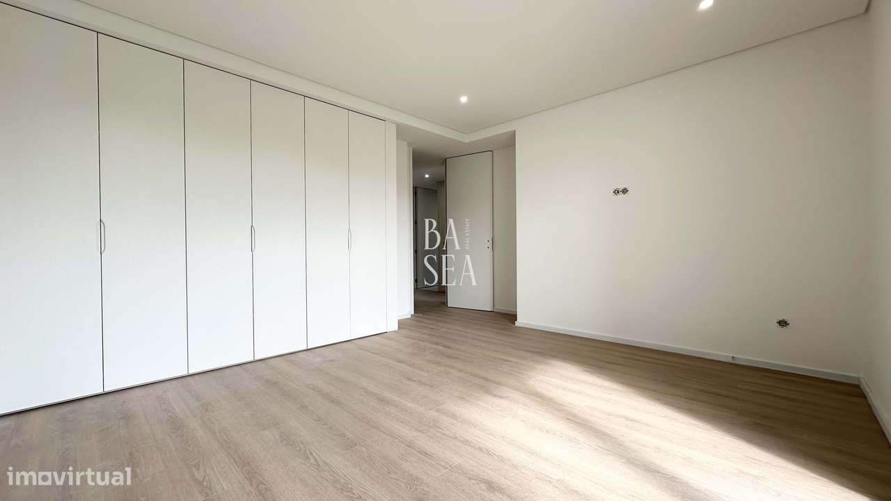 Moradia T4 Nova de Dois Andares em Palmeira Braga-14