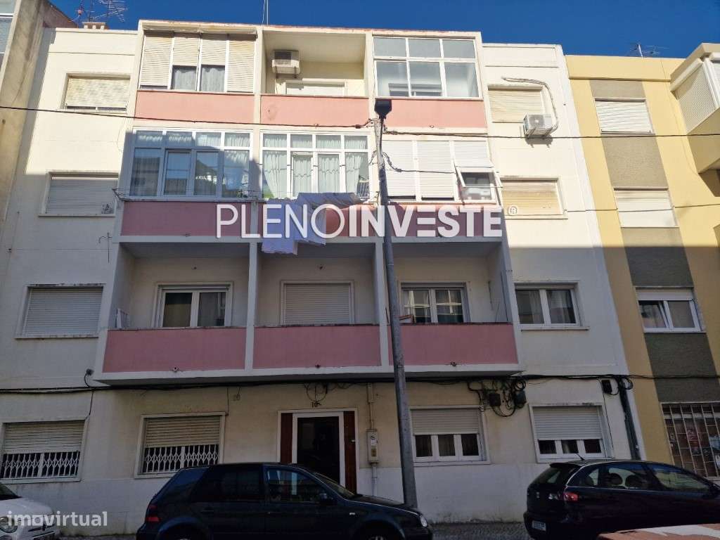 T2 com boas áreas no Seixal-20