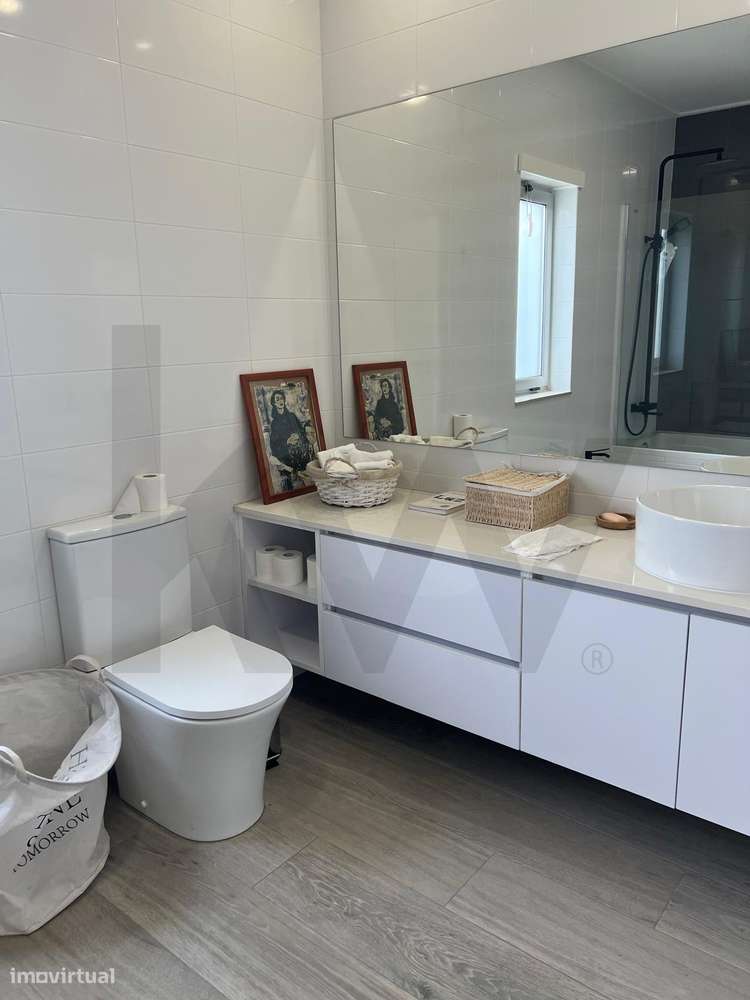 Venda moradiia T3 com terreno de 11.520m2, Isolada com piscina em A-25