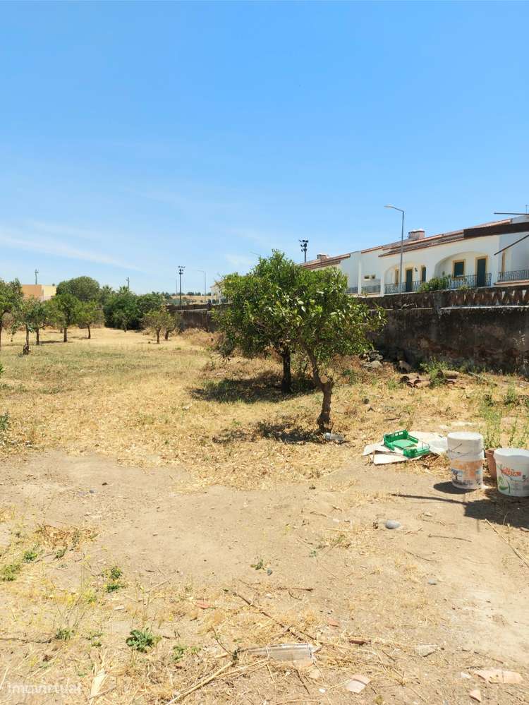 Moradia T3 + T1 + Terreno Urbanizável (Horta) - Vidigueira-4