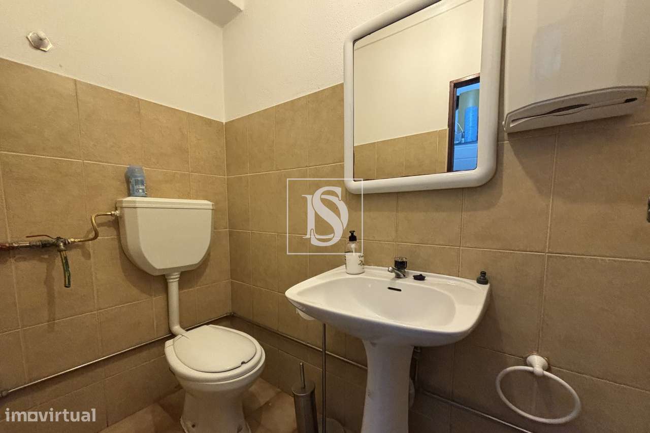 Espaço comercial com 598m2 no centro de Viseu-19