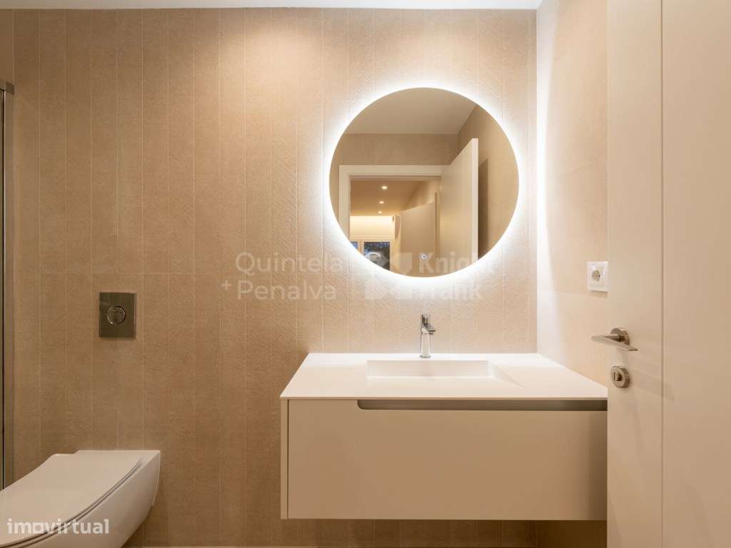 Apartamento T3 com garagem junto ao centro de Cascais-18