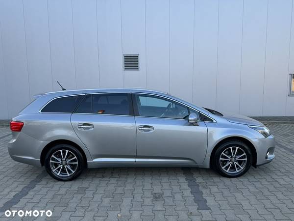 Toyota Avensis - 2