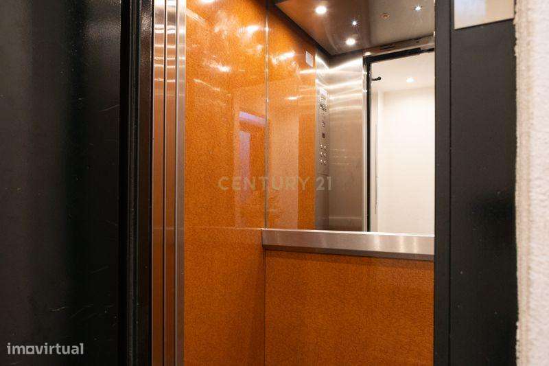 Apartamento T2 C/ elevador - Condomínio Fechado em Mina de Água, Amado-22